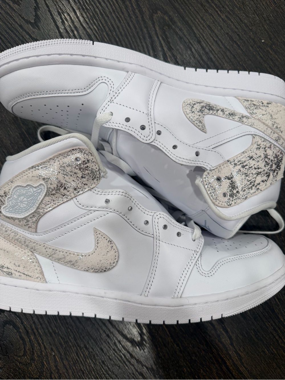Nike Air Jordan 1 Mid SE "Distressed" White Field Silver size 10.5